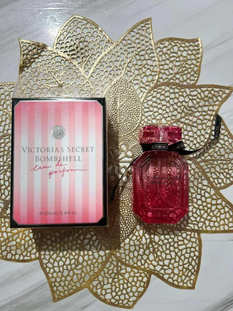 VICTORIA SECRET BOMBSHELL